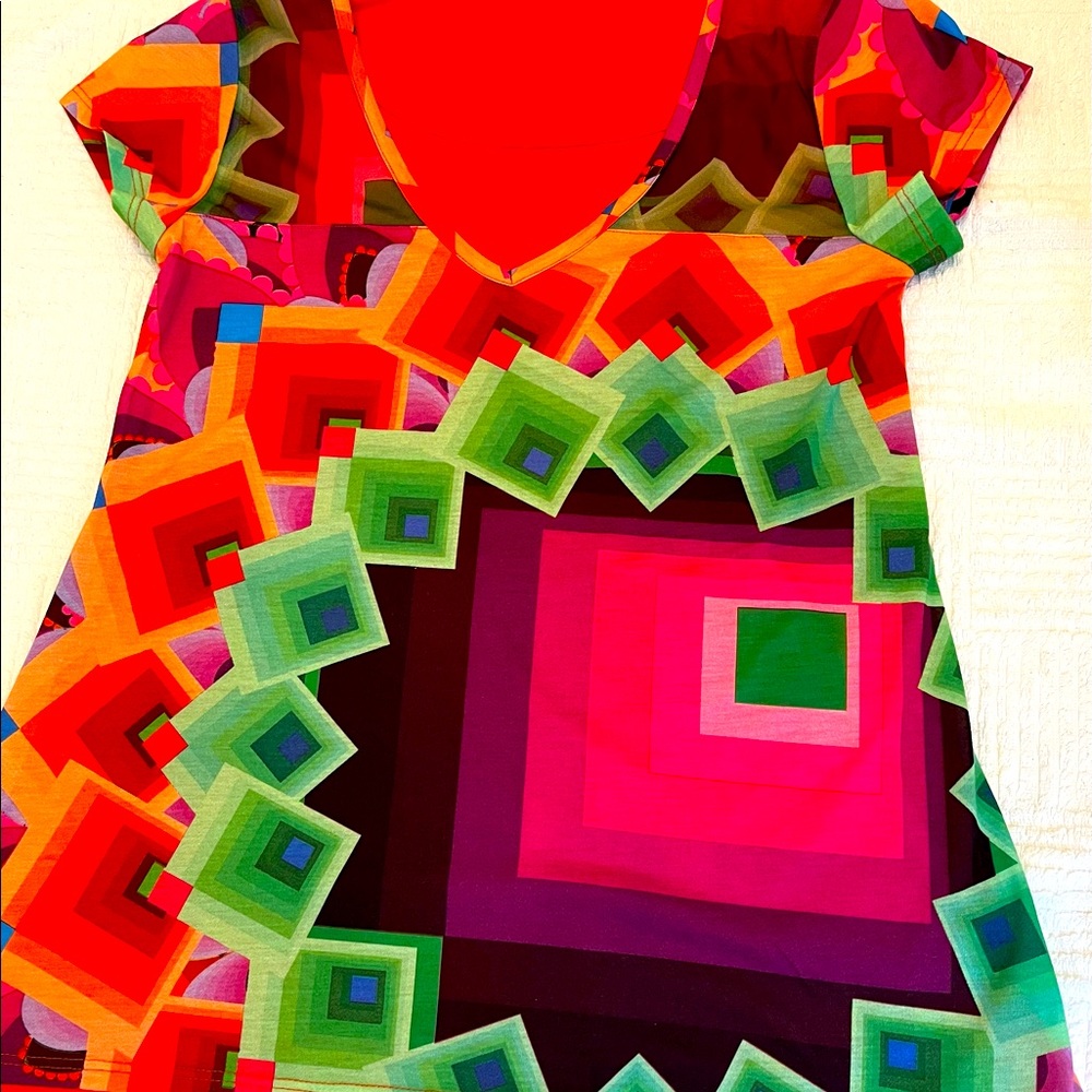 Short sleeve tee top